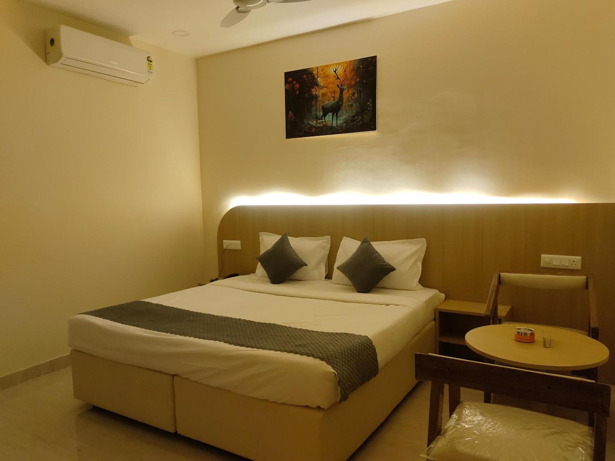 Hotel Meridian Blue Warangal Exterior foto
